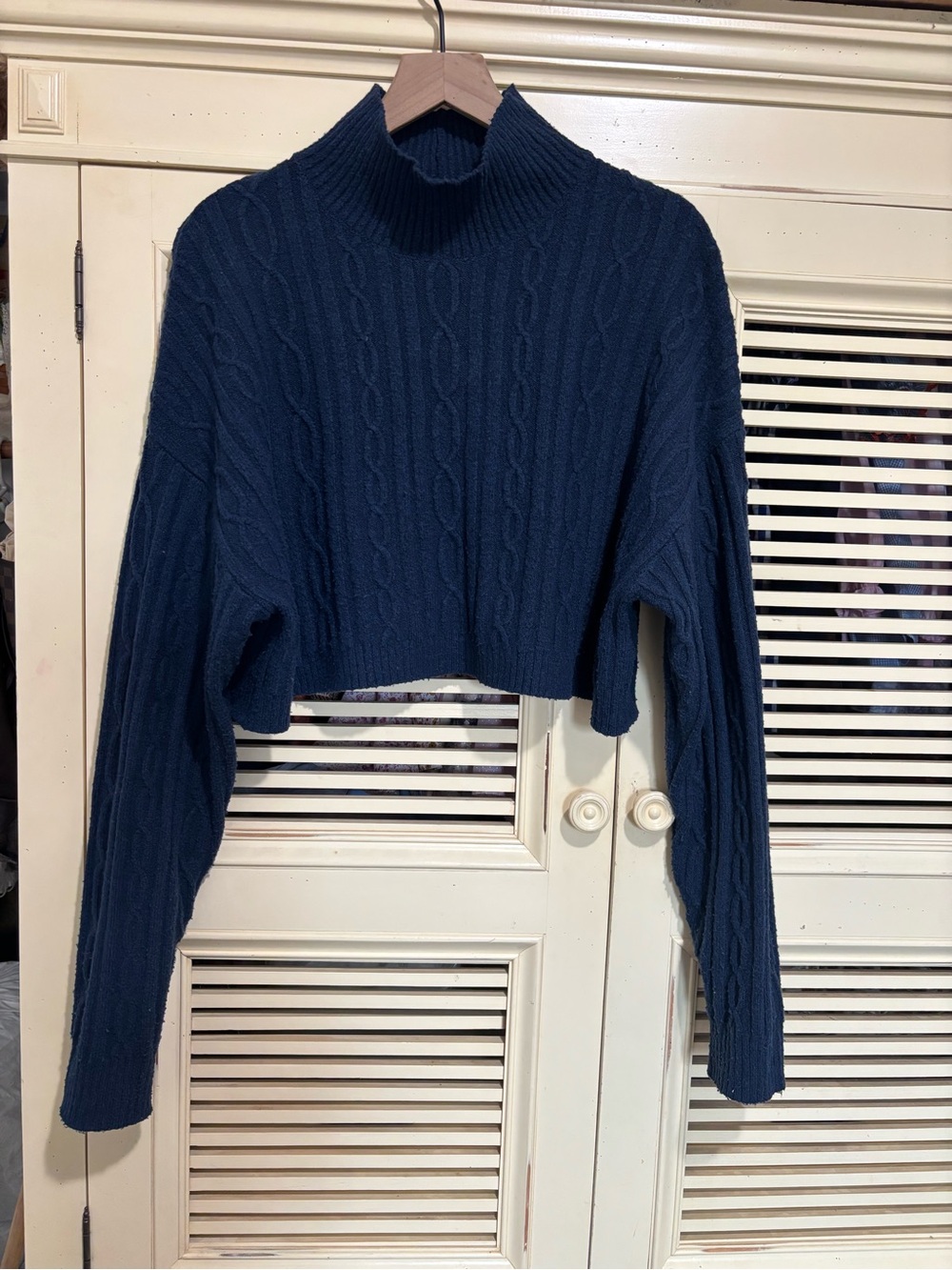 ALO Yoga Navy Cropped Cable Turtleneck Sweater